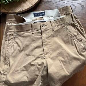 Abercrombie & Fitch Men's Khaki Flat Front Shorts